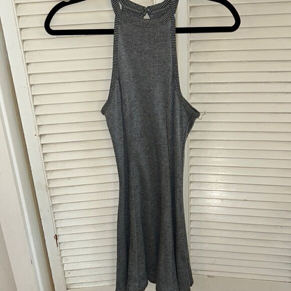 Hollister Dresses & Skirts - Fun 🤩 Fit & Flair Key 🔑 hole back Dress 👗 beach 🏖️ boardwalk Festival cool!